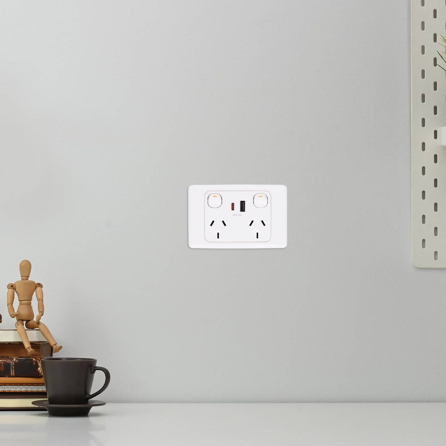 Deta Double Power Point with USB A+C - 250 x 74 x 115mm - 20W