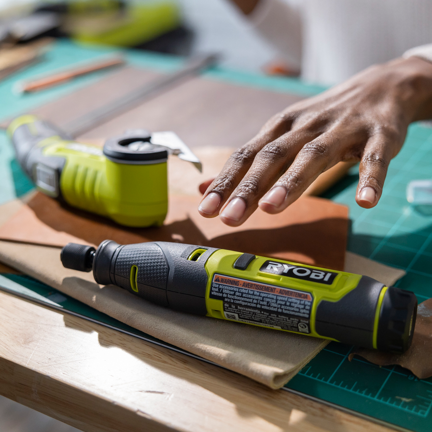 Ryobi USB Lithium Rotary Tool - RRT4K - 2Ah Kit - 210 x 40 x 30mm