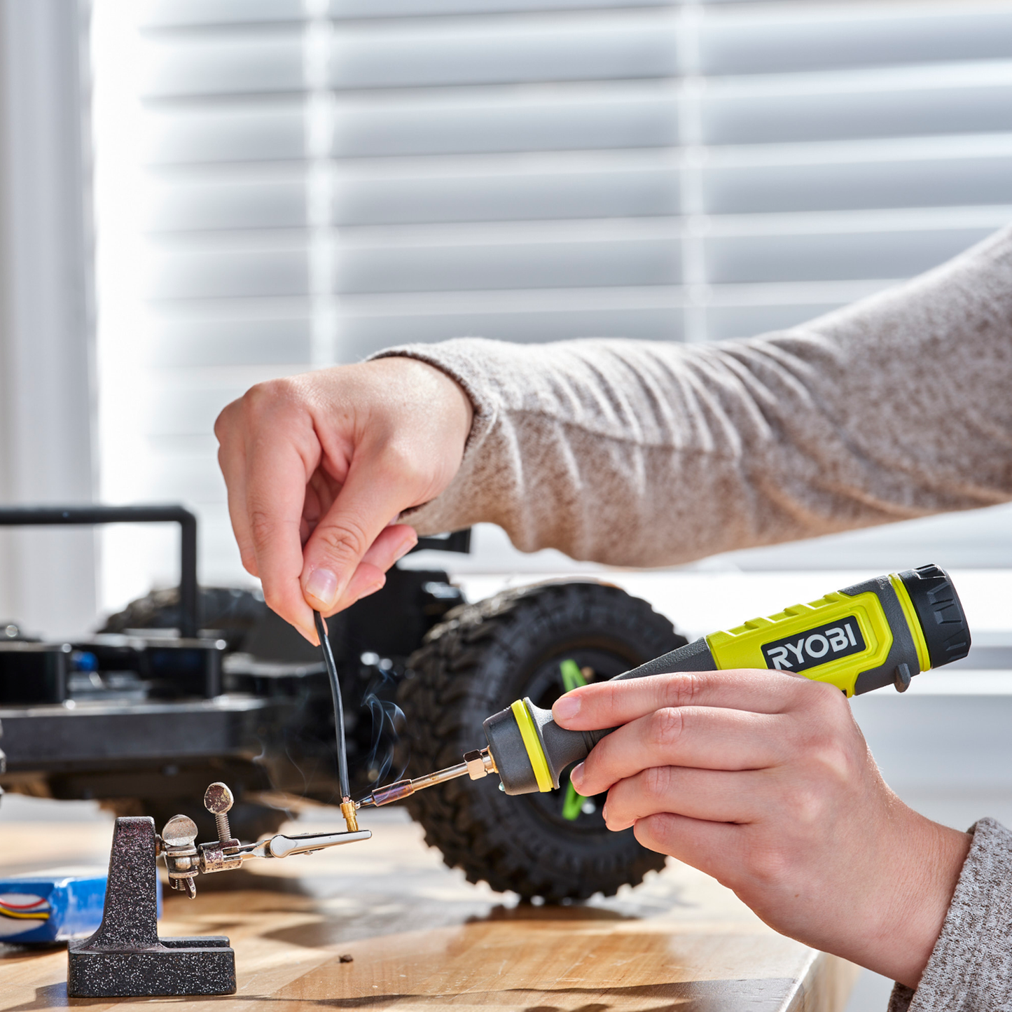 Ryobi USB Lithium Soldering Pen - 2Ah Kit