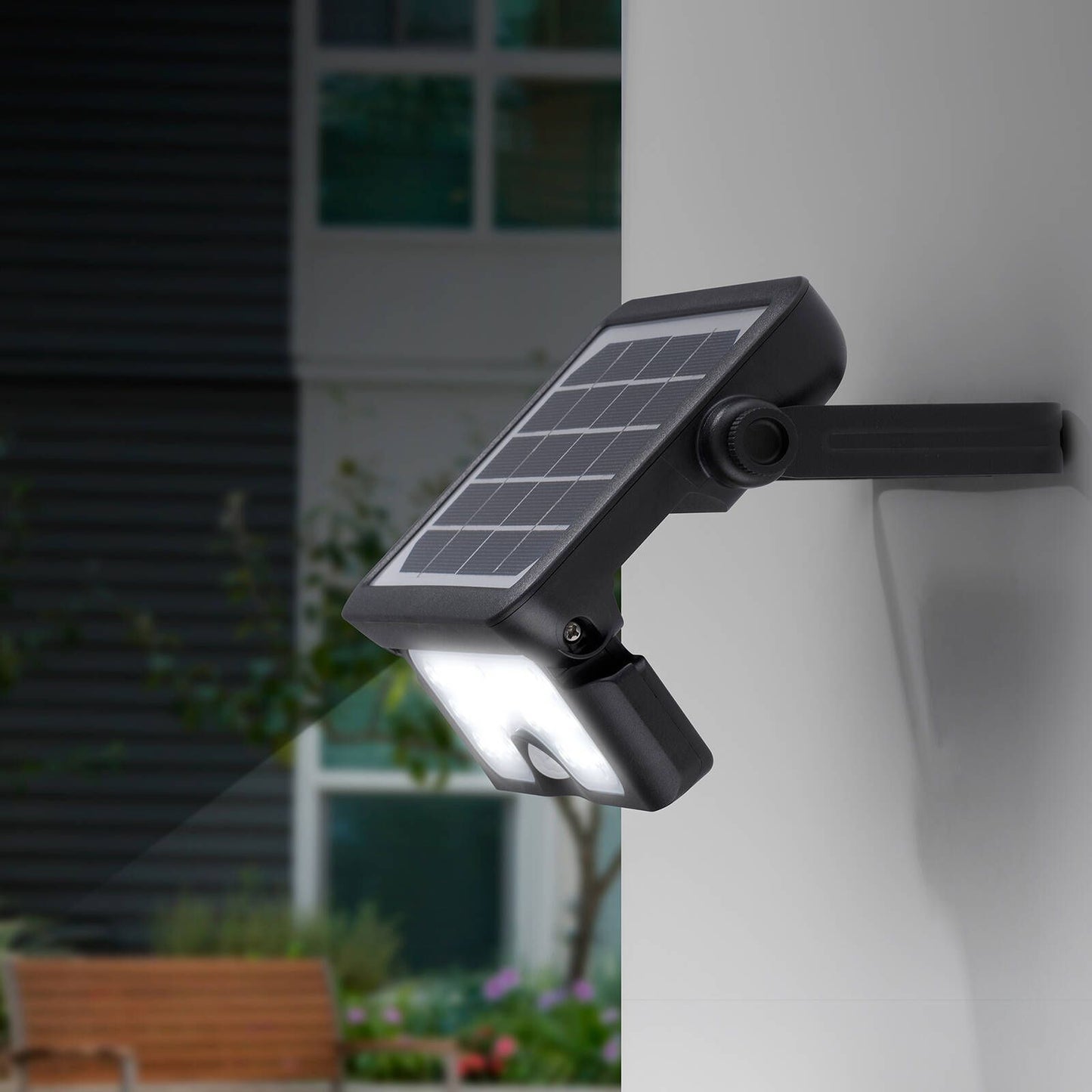 Arlec Solar Powered Sensor LED Floodlight - 7W - 800 Lumens - Black