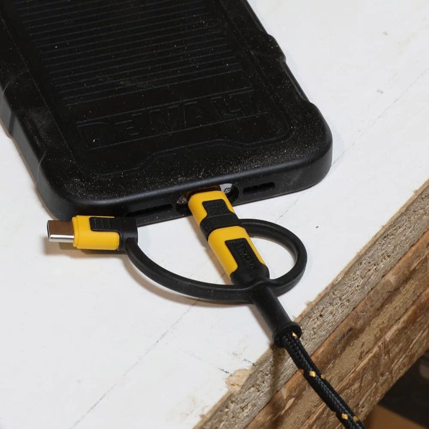 Dewalt 3-in-1 Charging Cable - 1.8m