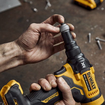 Dewalt Rivet Gun - 18V - 4.8mm - 10,000N