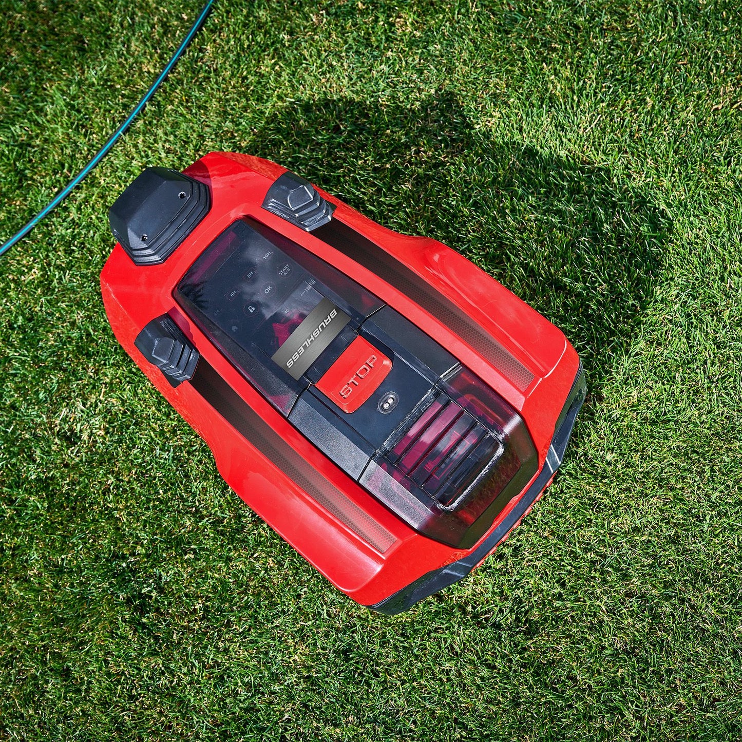 Ozito PXC Brushless FREELEXO CAM Robot Lawn Mower - 500m² - 4.0Ah