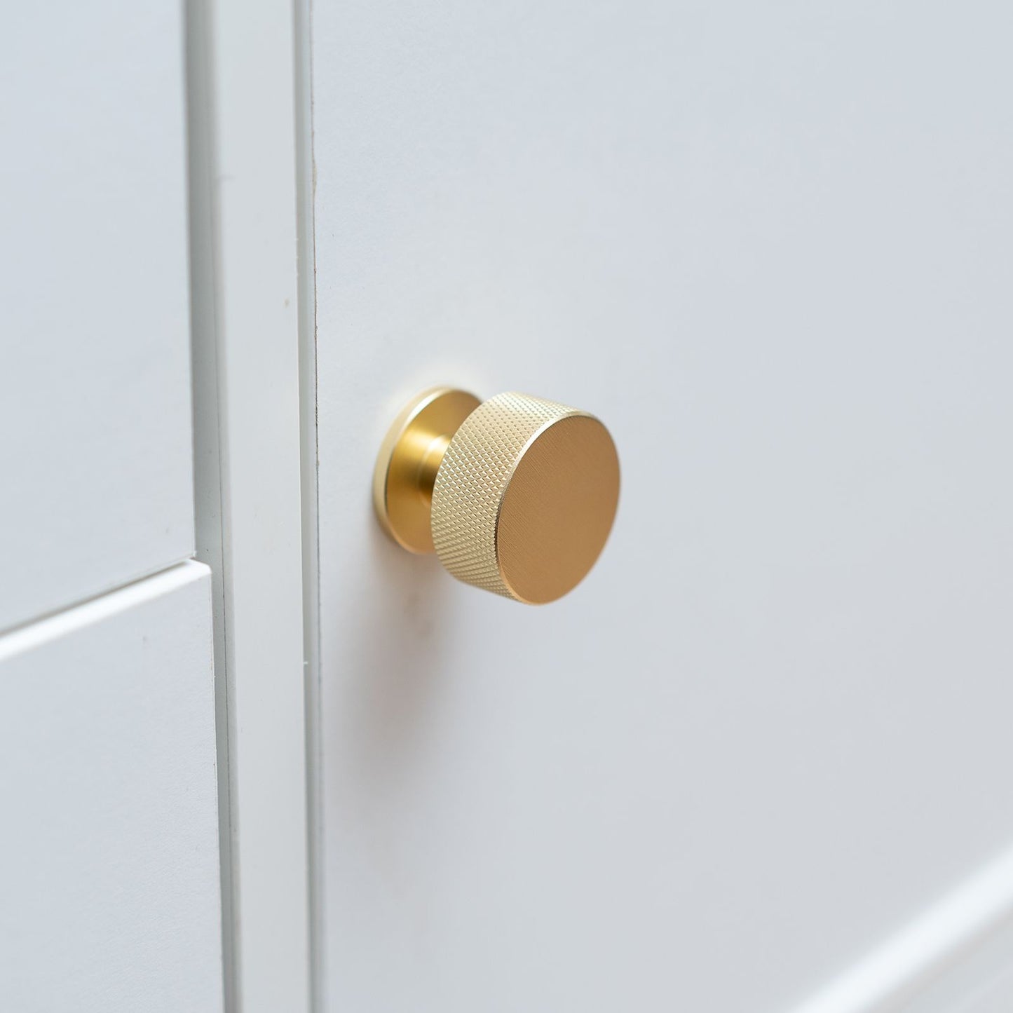 Taskmaster Knurled Cabinet Knob - 32mm - Brushed Brass