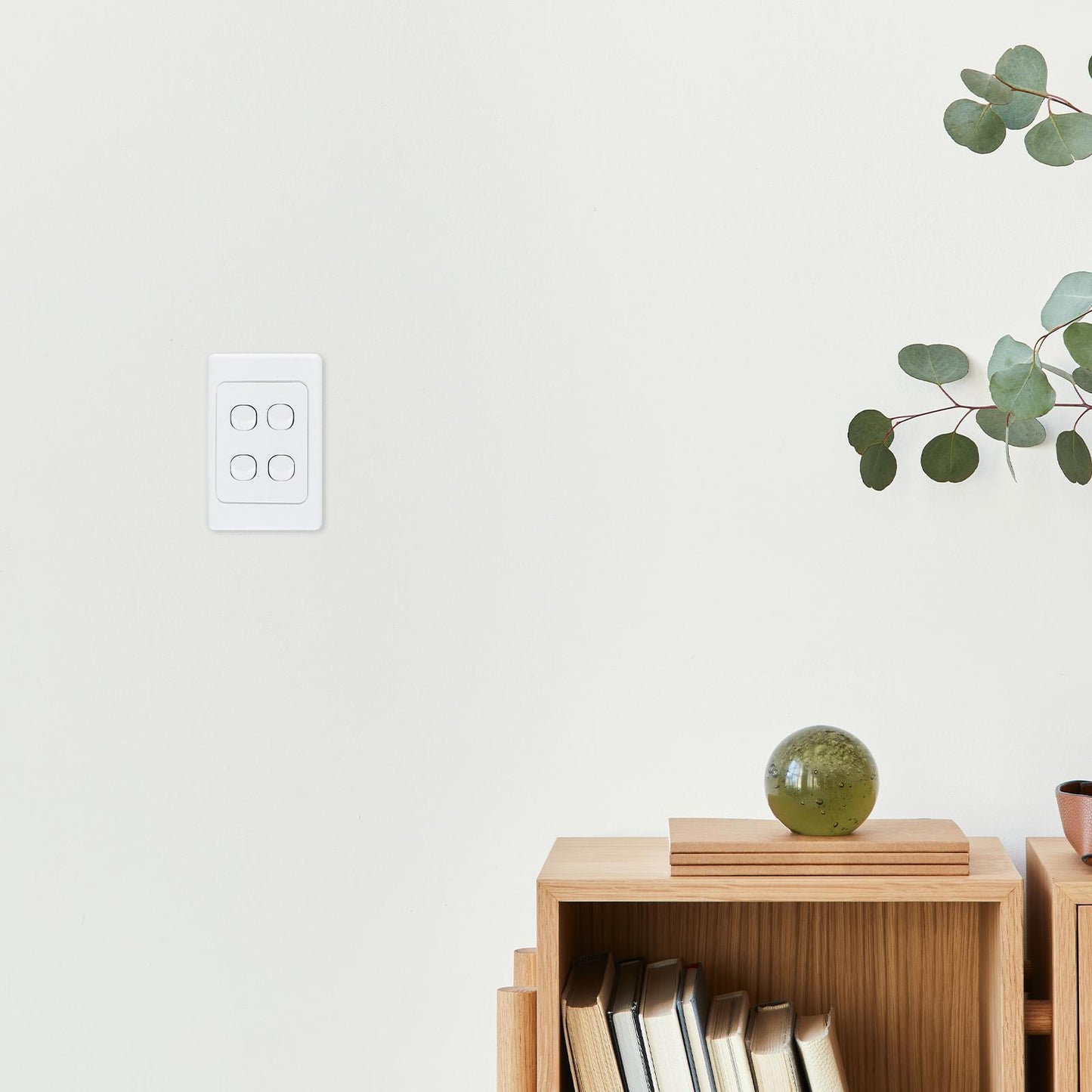 Deta Quad Vertical Switch