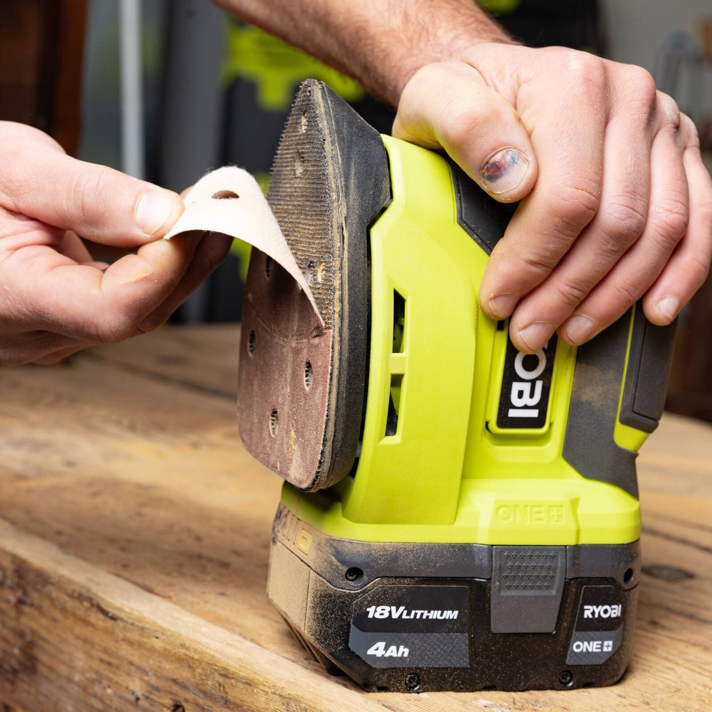 Ryobi ONE+ Palm Sander Kit - 2.0Ah - 161 x 210 x 250mm