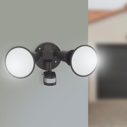 Arlec Twin Head Floodlight with Sensor - 2 x 10W - 1900 Lumens - Black