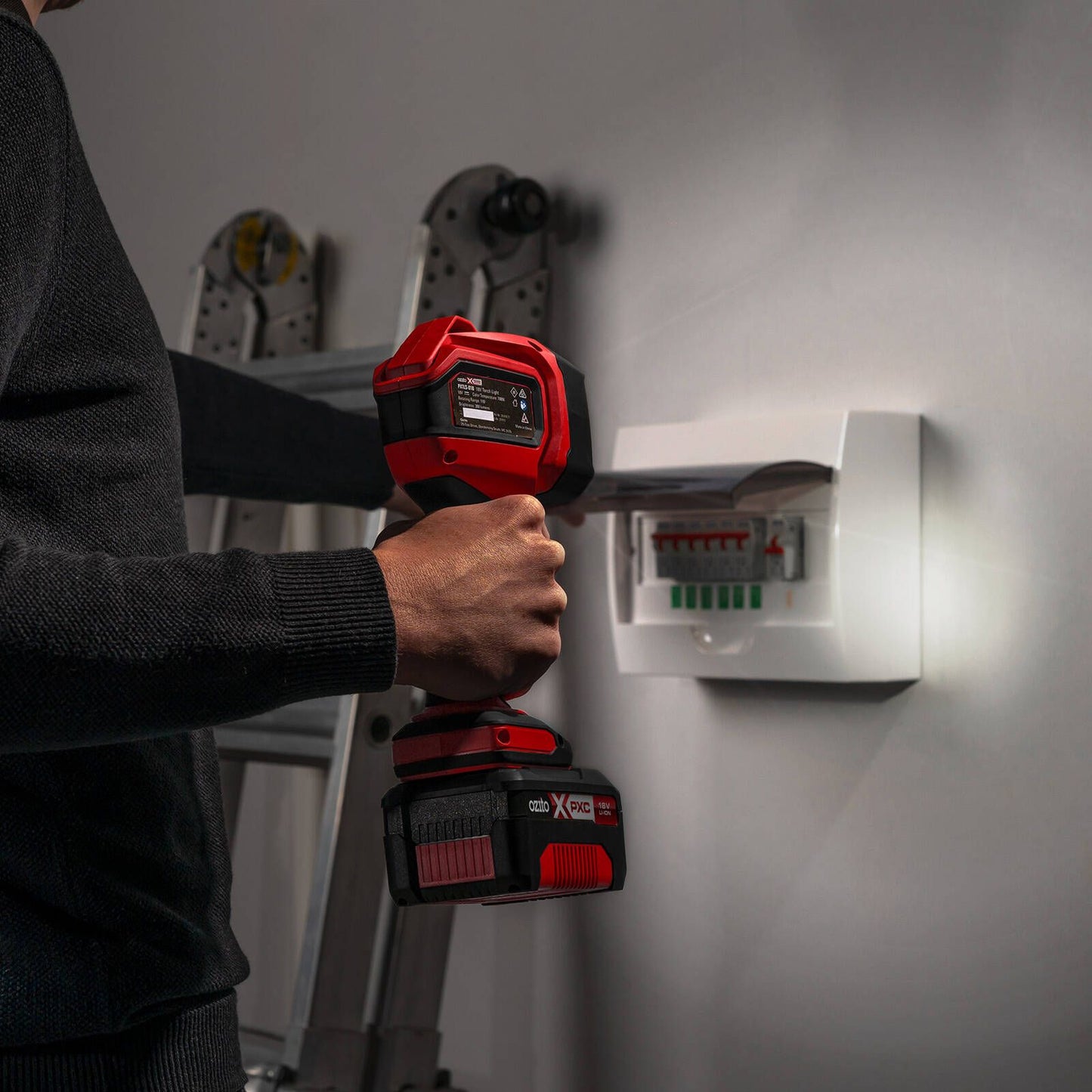 Ozito PXC 18V Torch Light - 350 Lumens