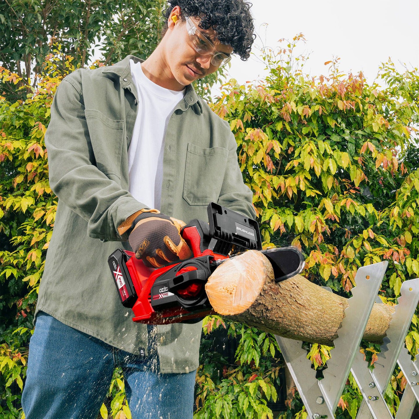 Ozito PXC 18V Brushless Top Handle Chainsaw - 200mm - 2.5Ah Kit