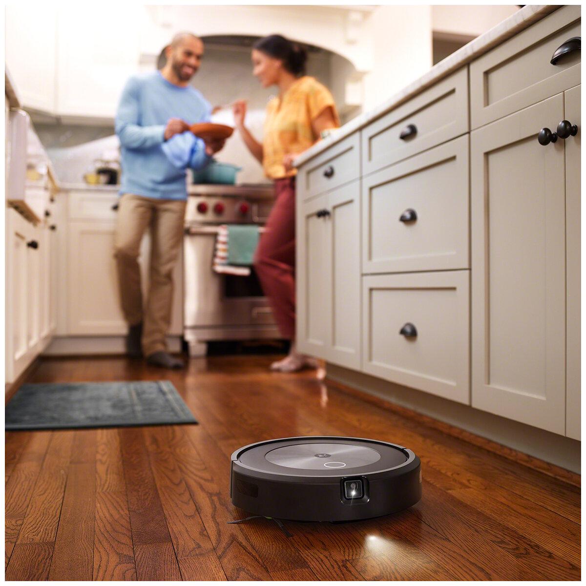iRobot Roomba J7+ Robot Vacuum J755800